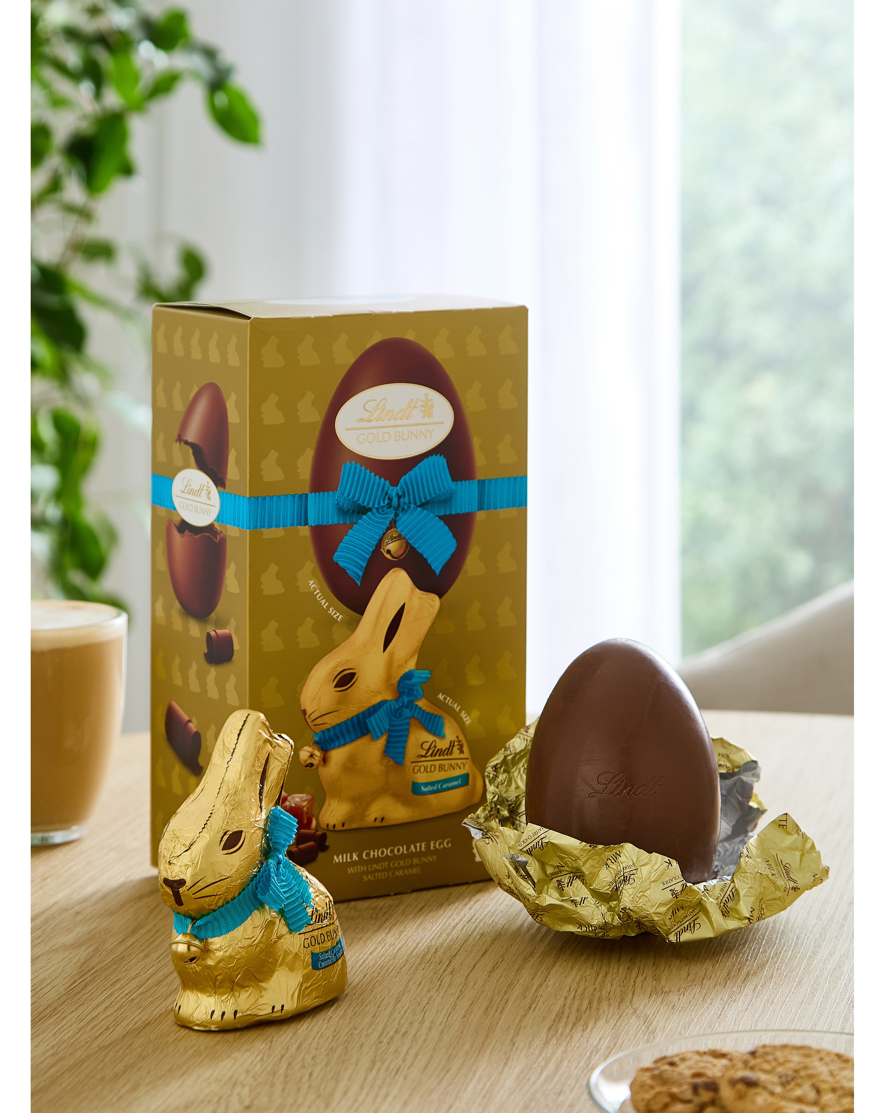 Lindt Gold Bunny Salted Caramel Egg 195g