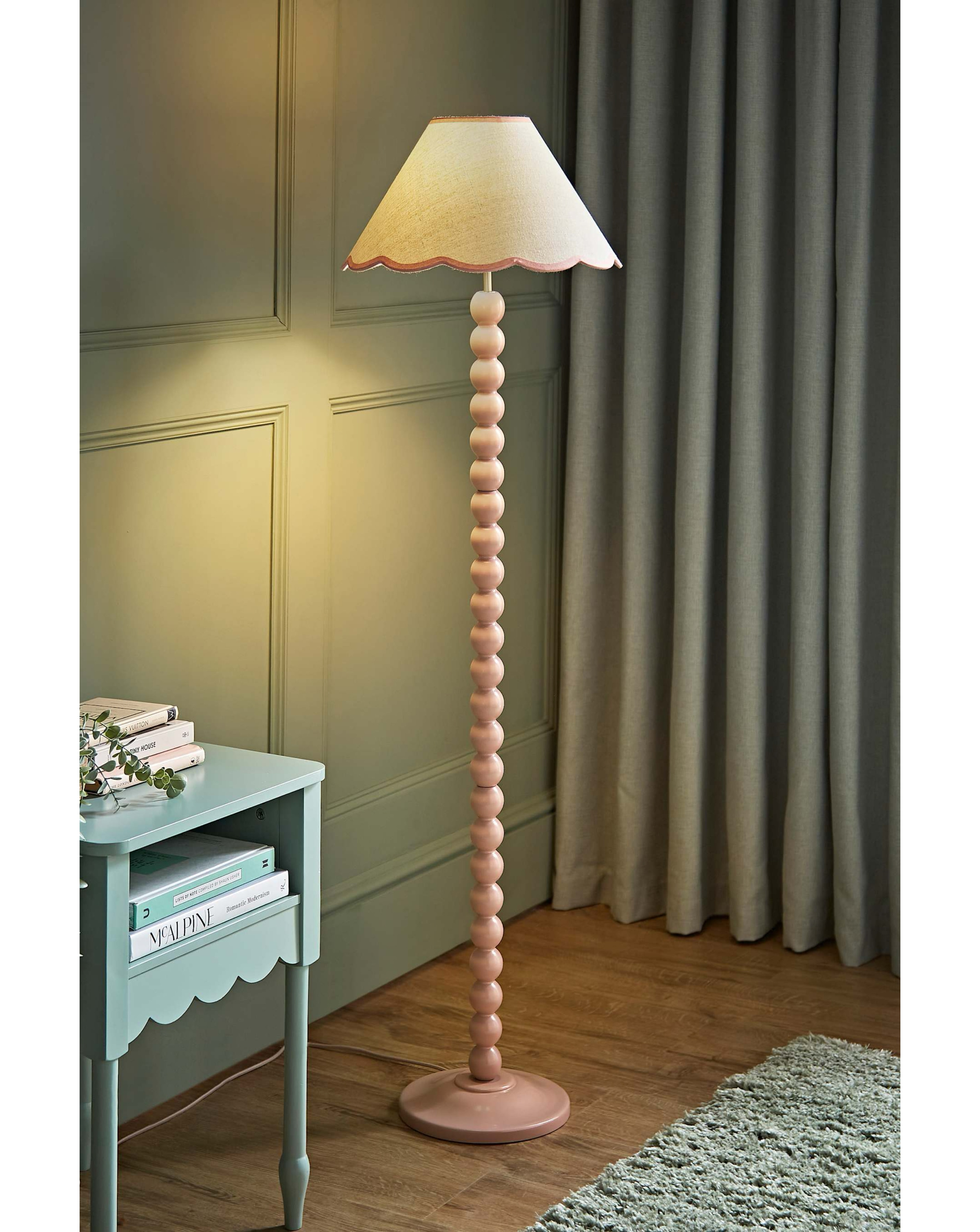 Bobbles Floor Lamp Scallop Shade