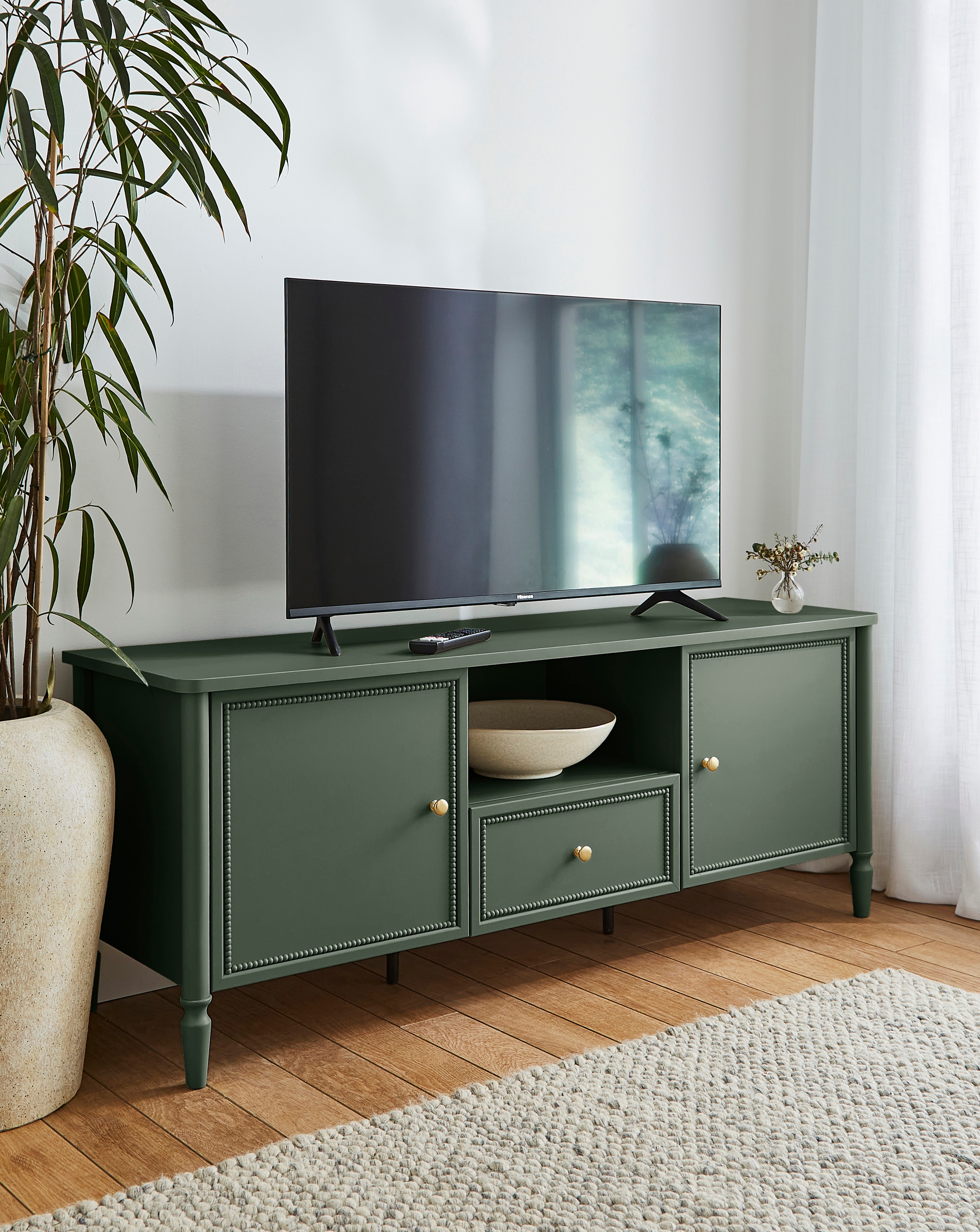 New In - Darcy Bobbin Trim TV Unit