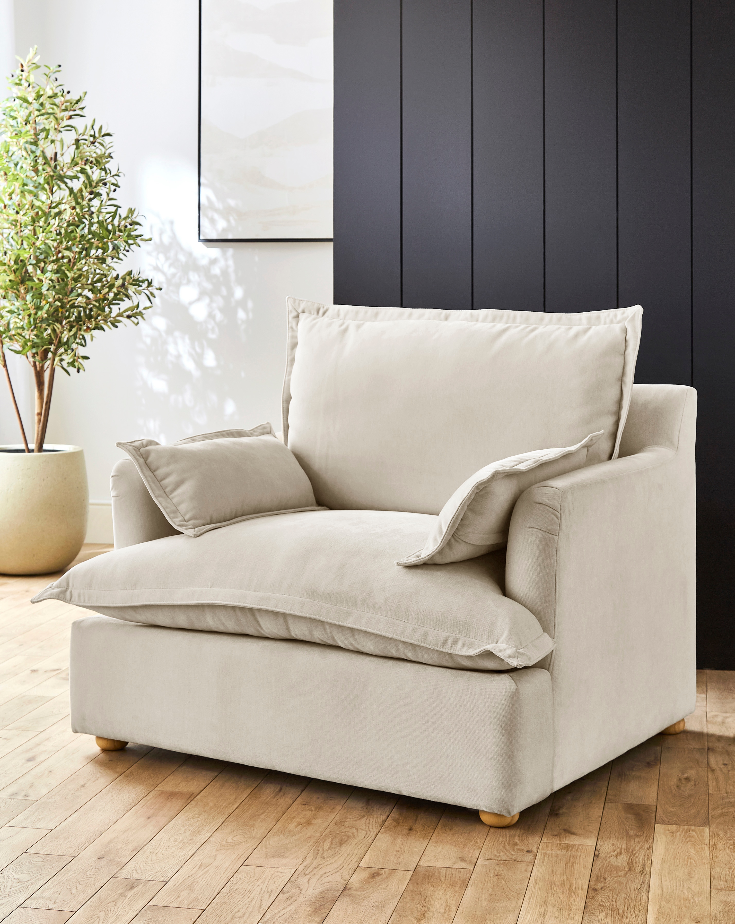 Naya Pillowback Armchair