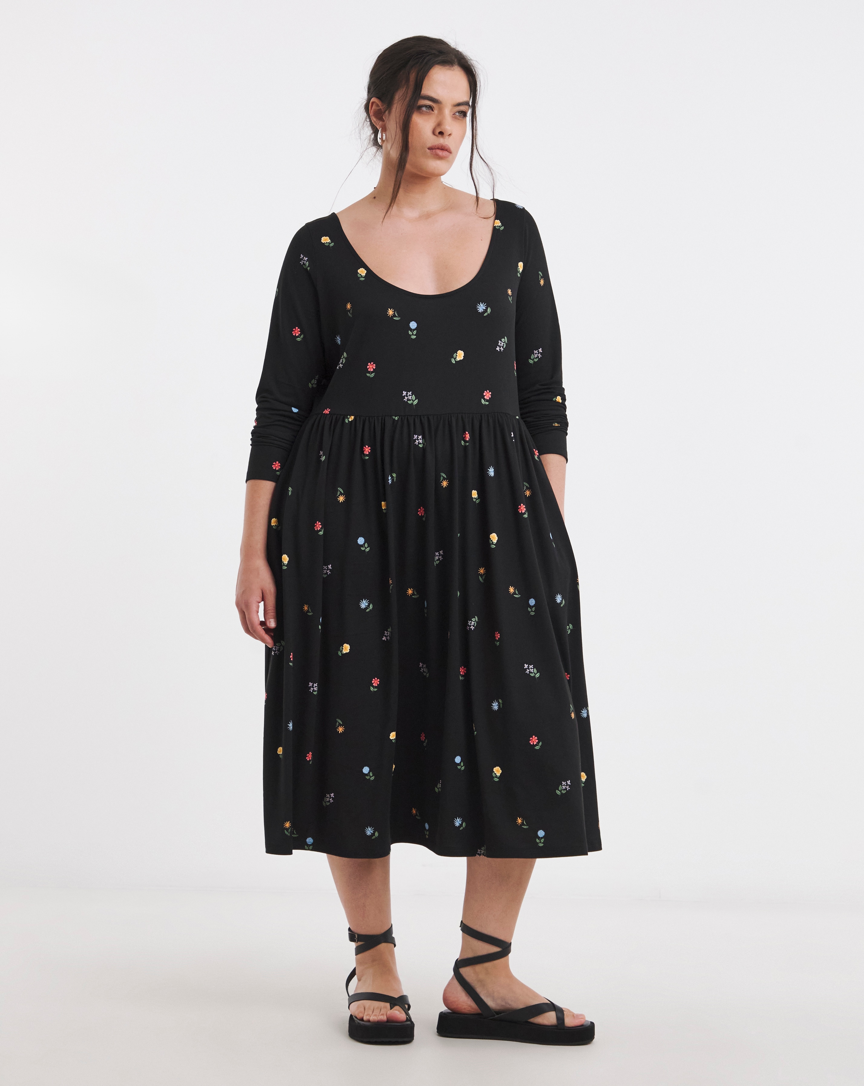 Scoop Neck Pocket Midi Dress