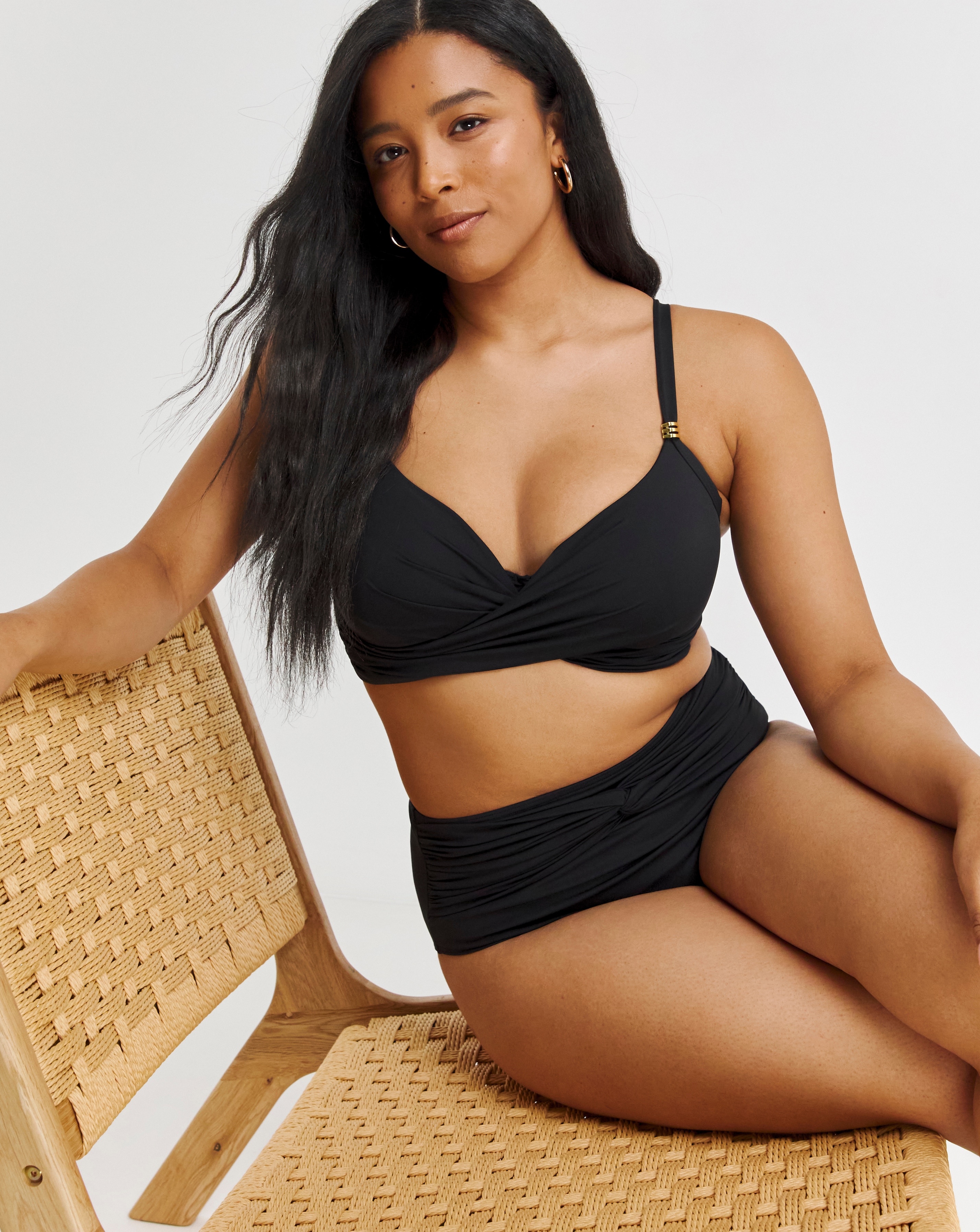 MAGISCULPT Twist Front Bikini Brief