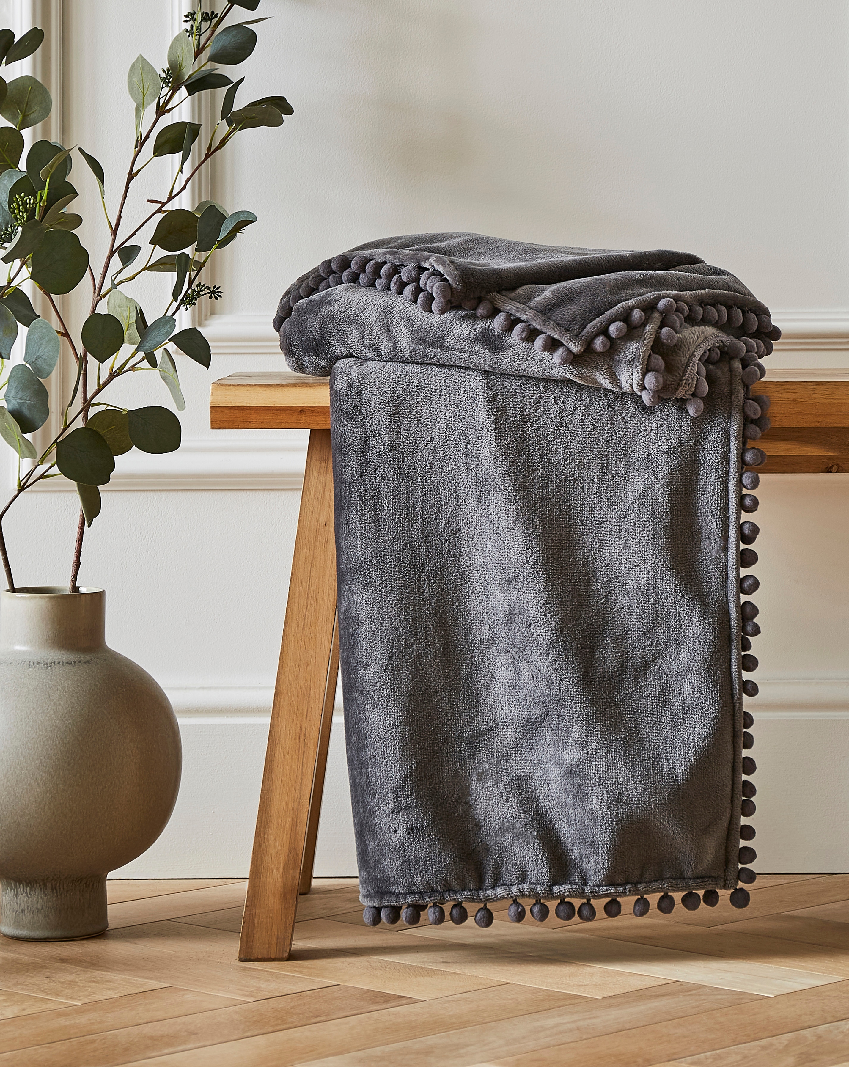 Pom Soft Fleece Throw