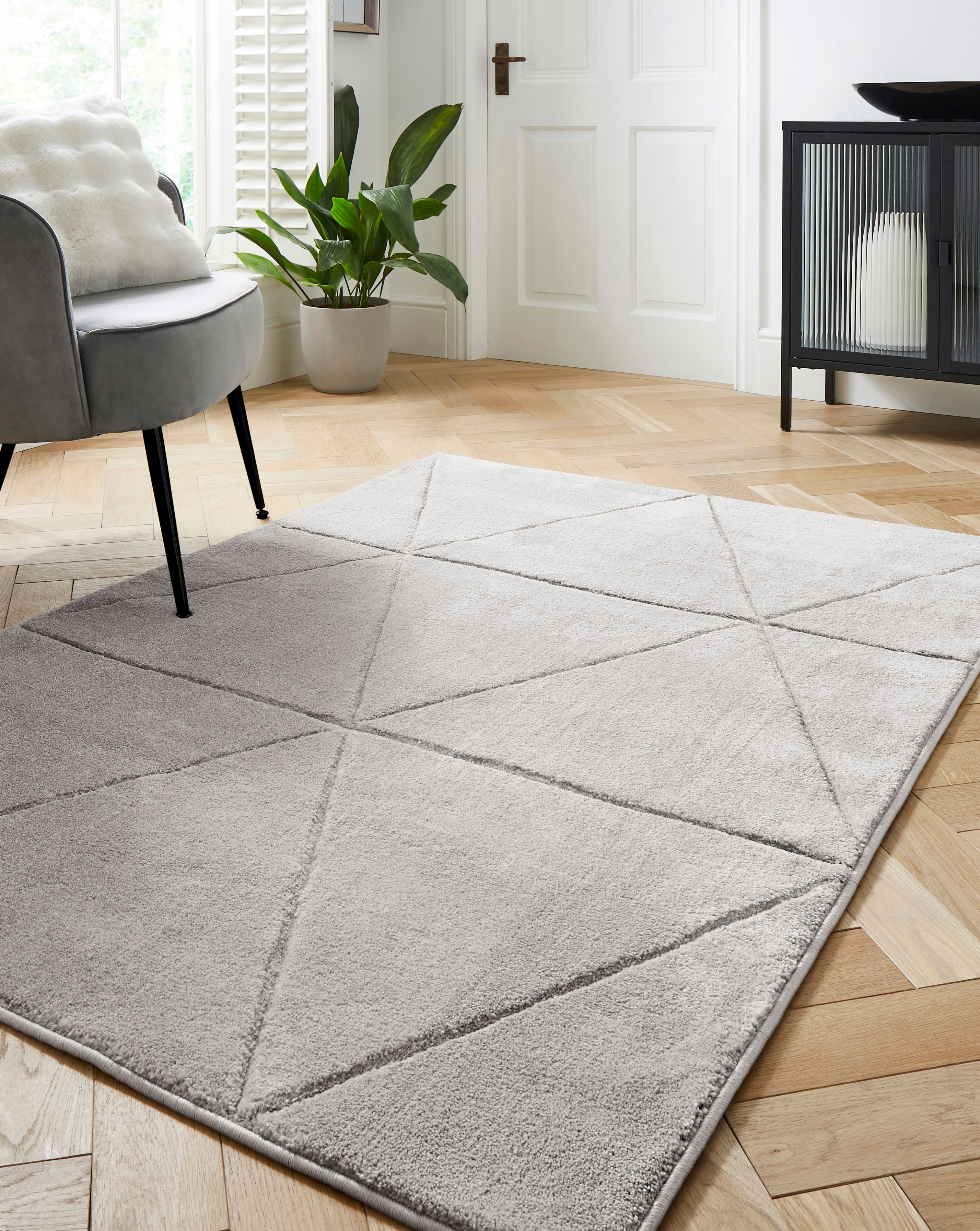 Sara Carved Triangle Rug