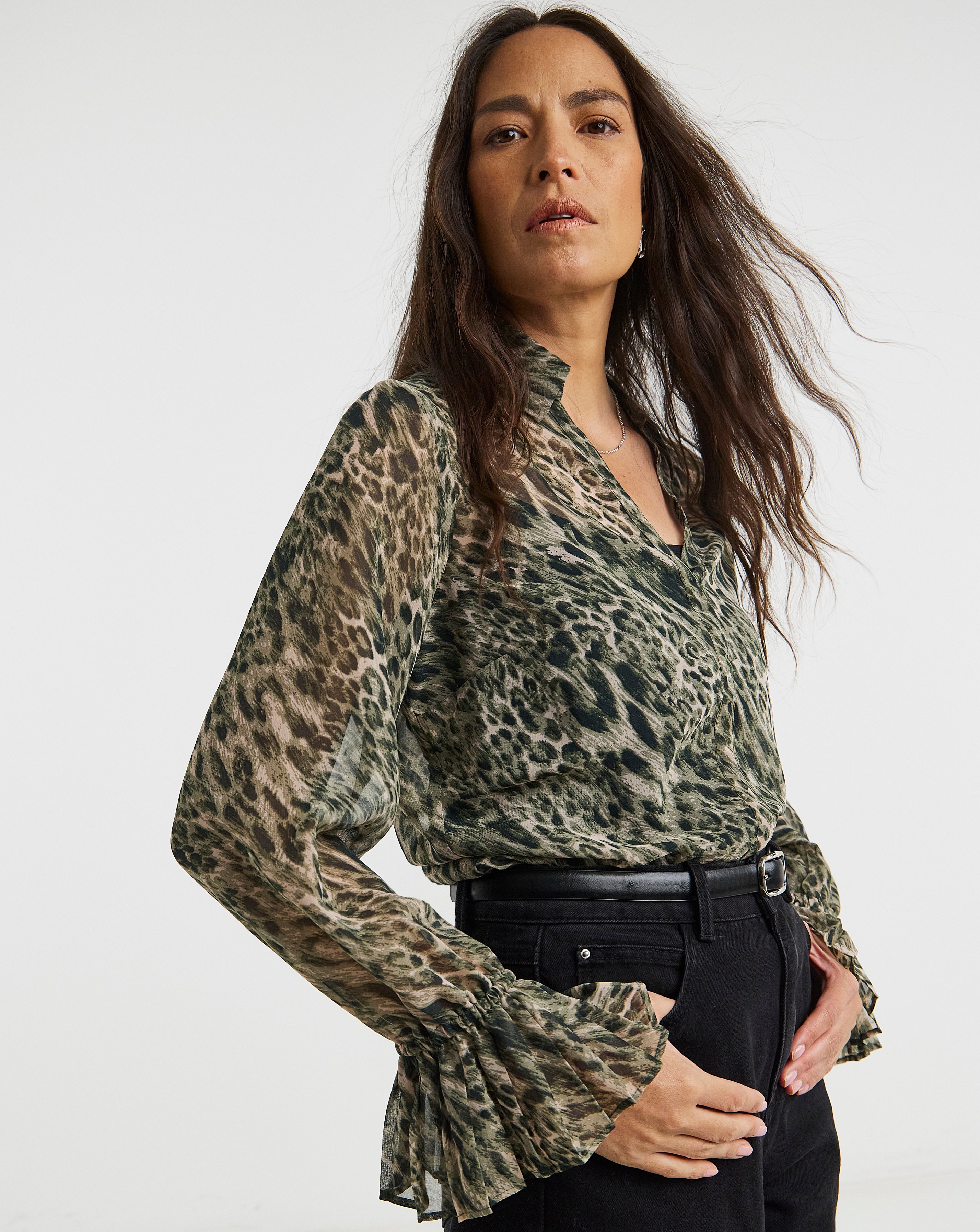 Georgette Pleat Cuff Collar Blouse