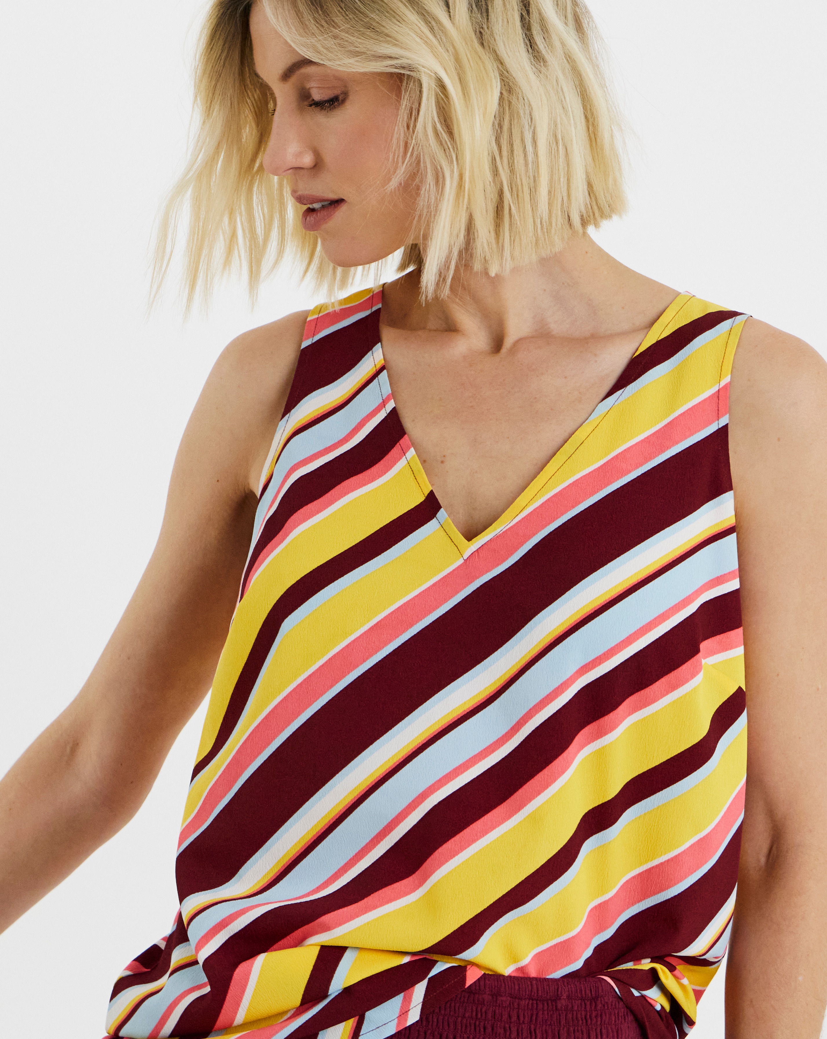 New In - V Neck Woven Vest