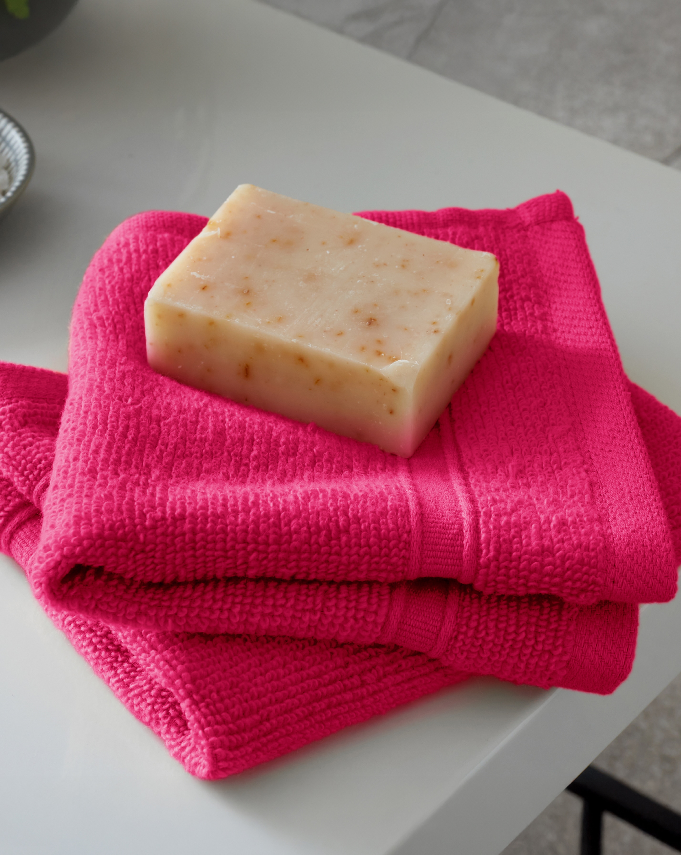 Catherine Lansfield Zero Twist Towel