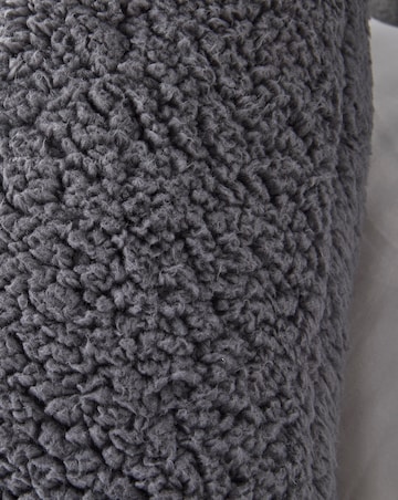 Huggleland Fluffy Fleece Teddy V Pillow