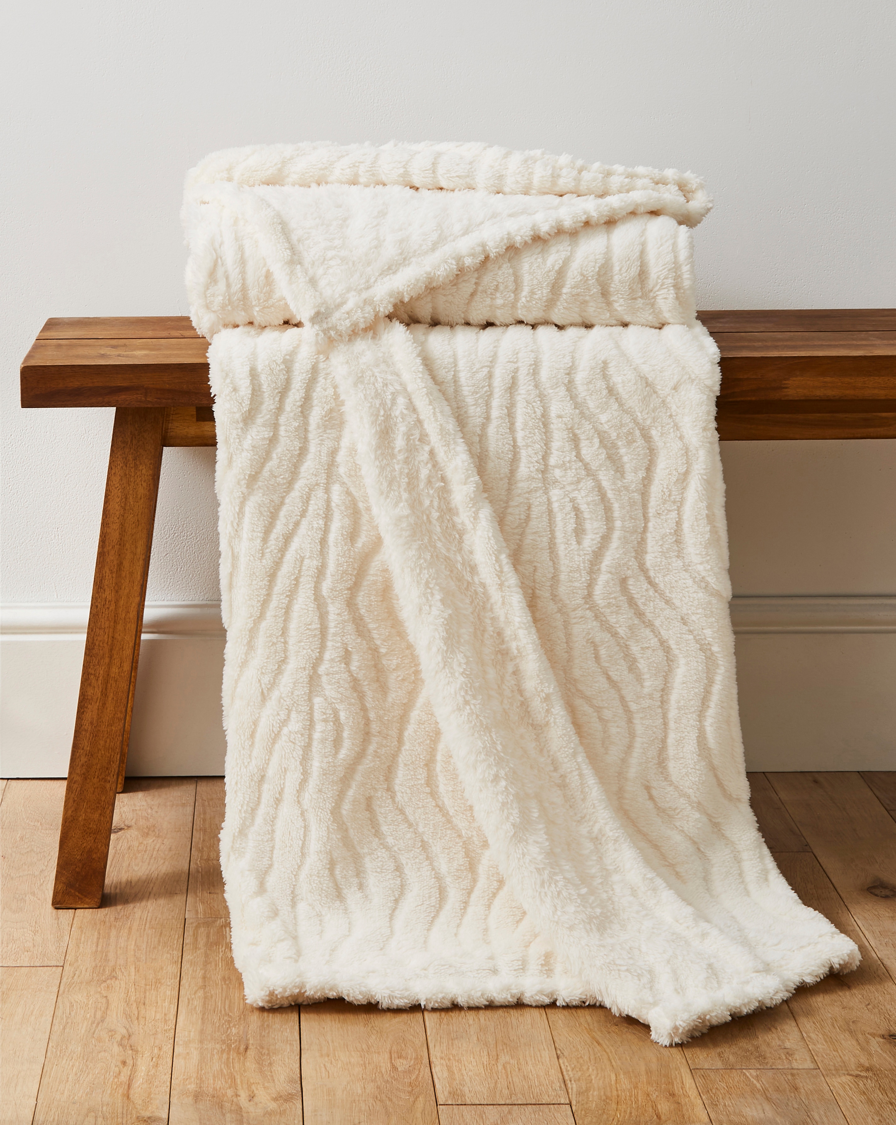 Textured Wavy Fleece Throw - Ivory