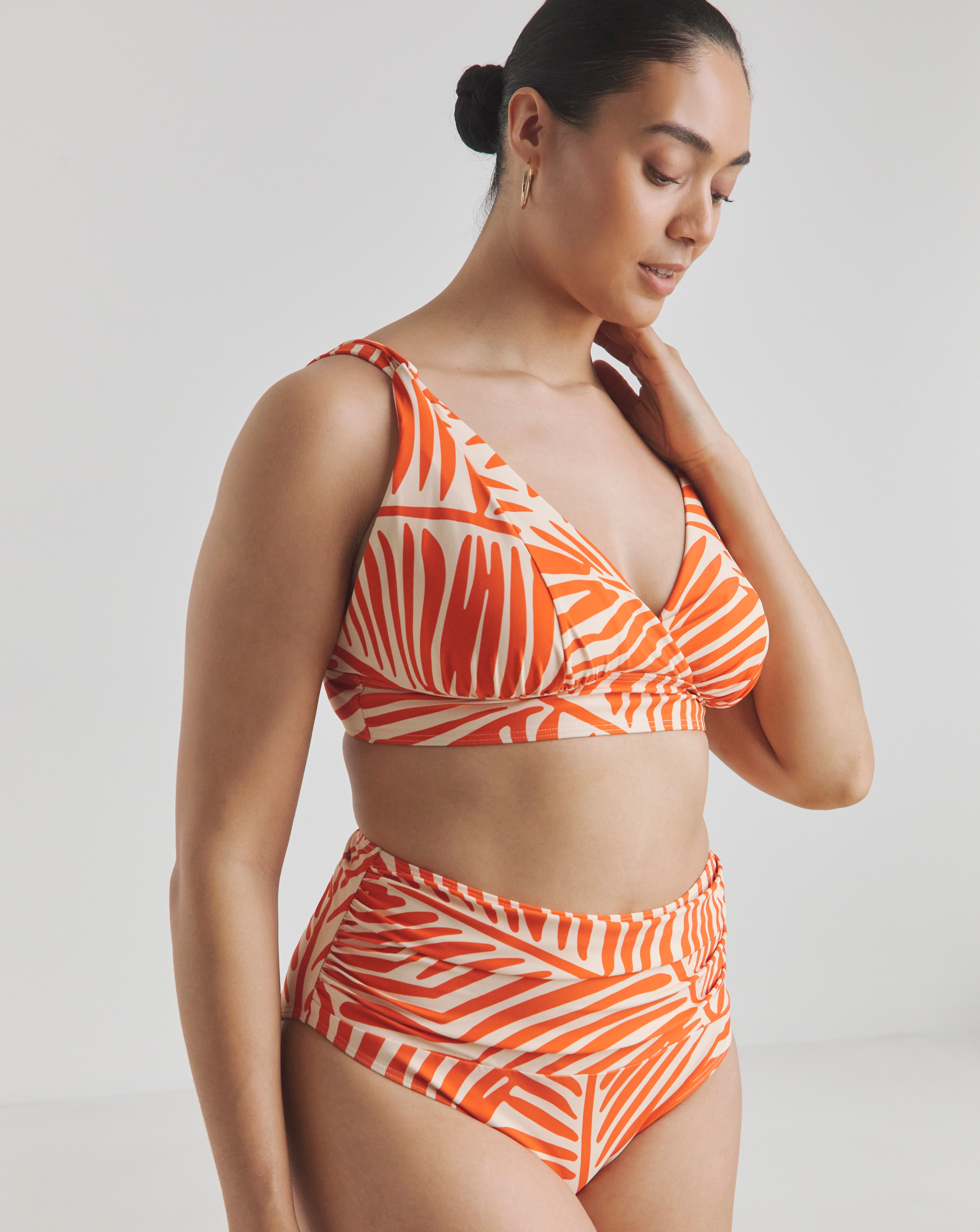 MAGISCULPT Plunge Bikini Top