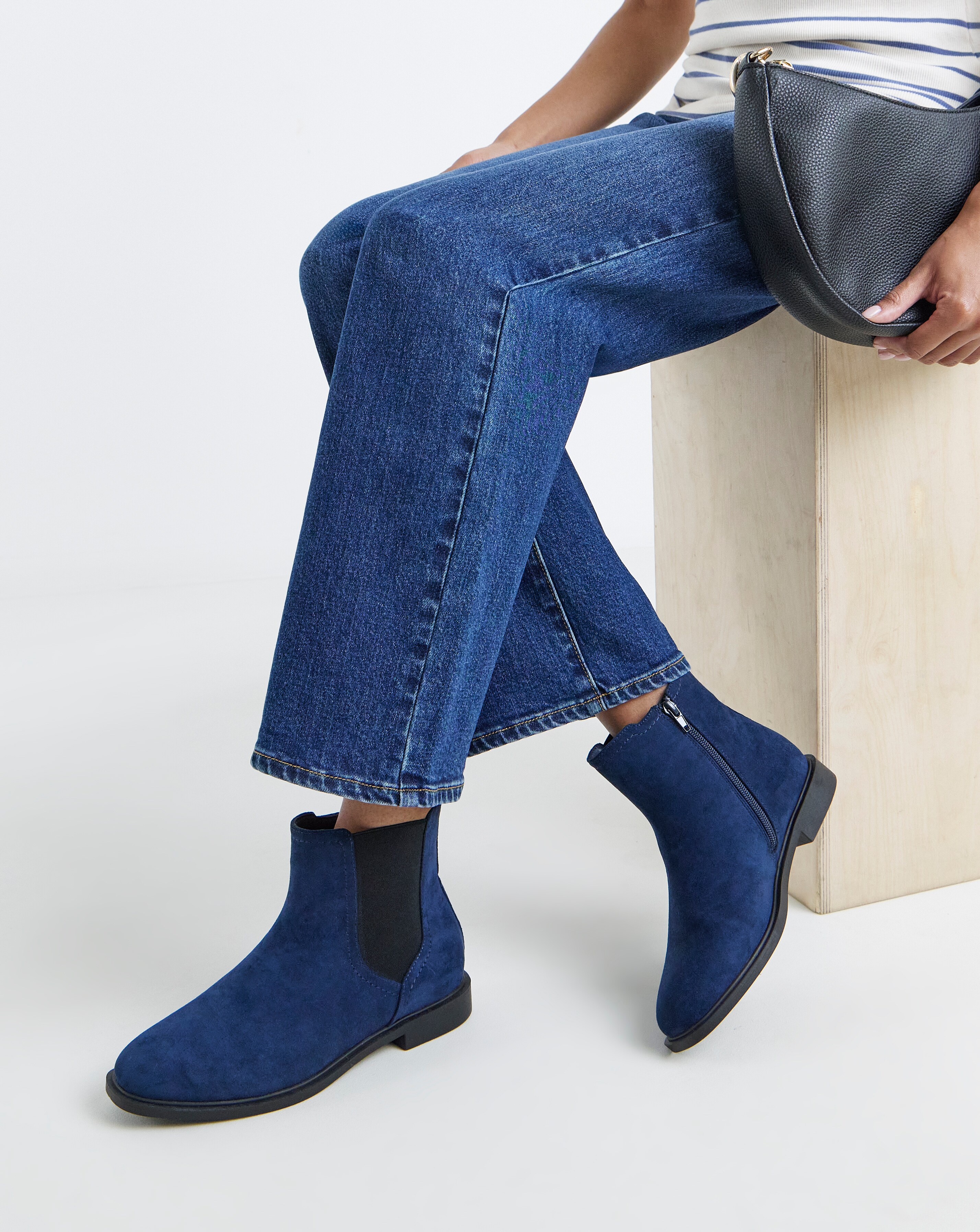 New In - Classic Chelsea Boot Standard