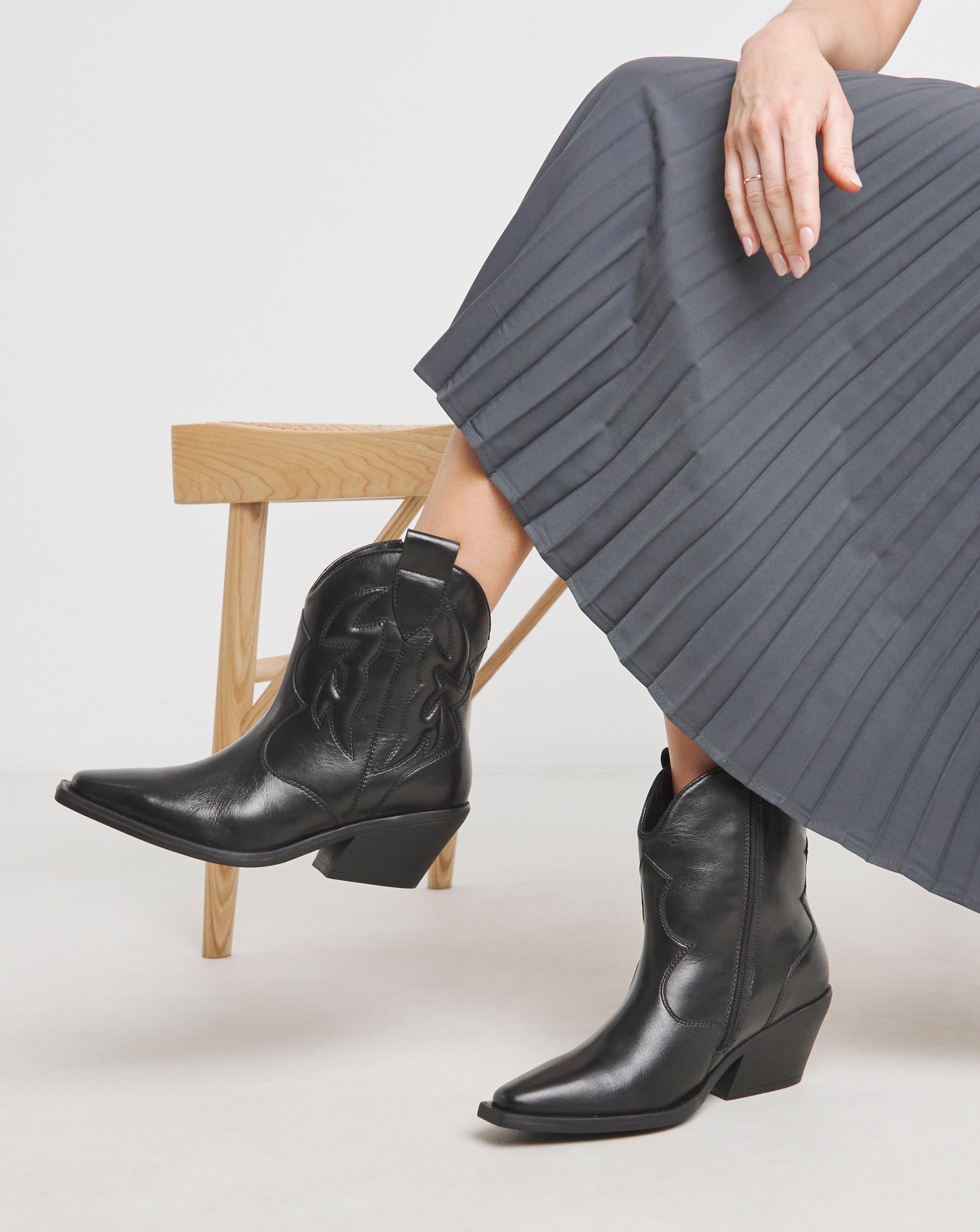 Embroidered Ankle Western Boots Wide