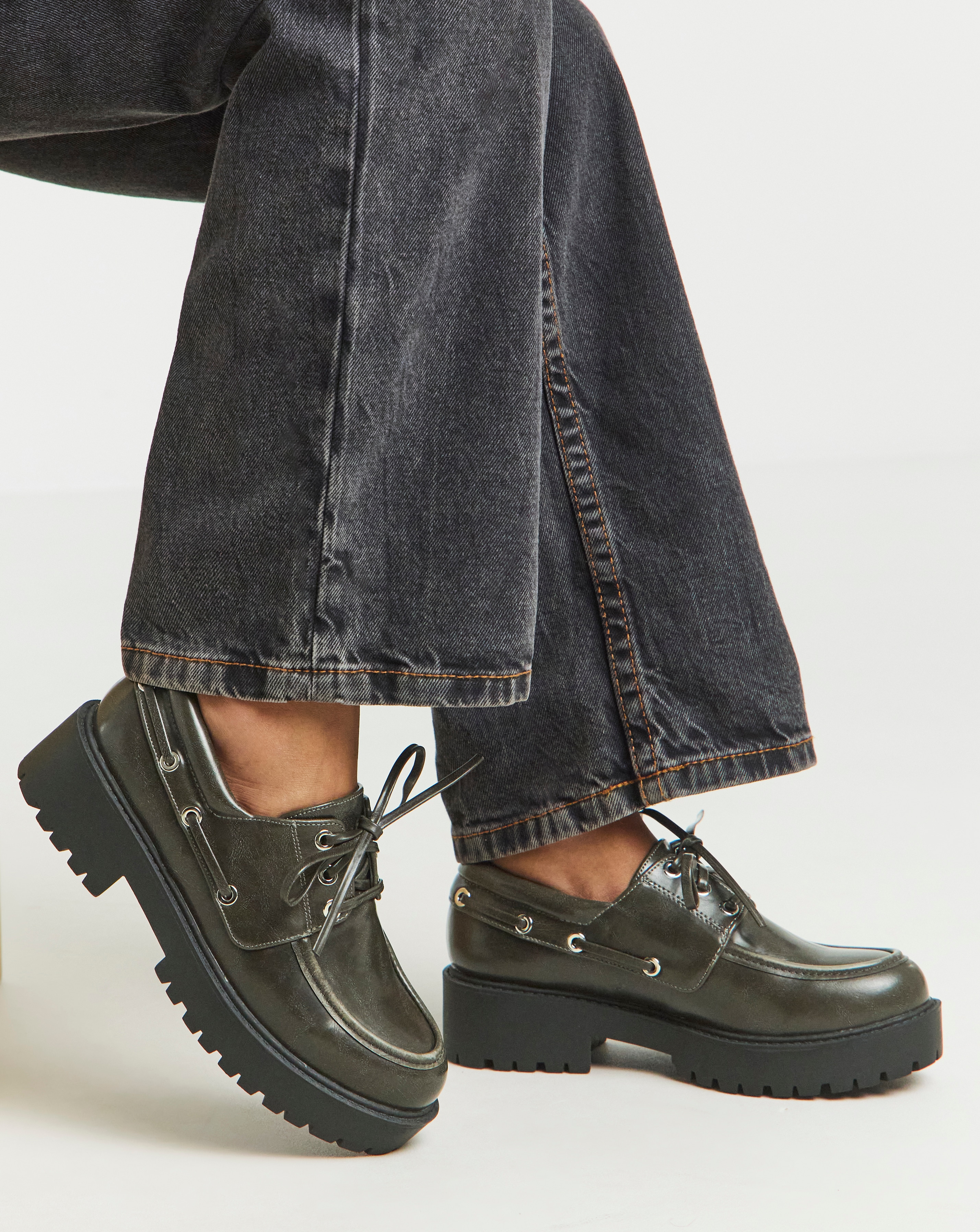 Chunky Brogue Boat Shoe Extra Wide