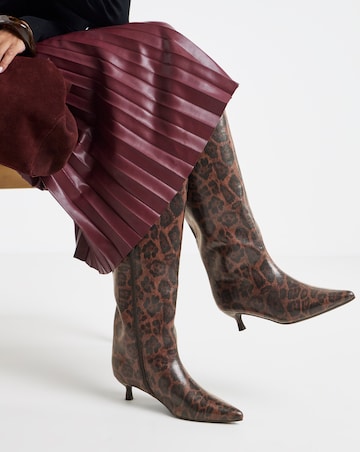 Simone Kitten Heel Straight Leg Boots - Extra Wide Fit (EEE) & Super Curvy Calf