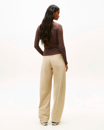 Tommy Jeans Slim Badge Long Sleeve T-Shirt