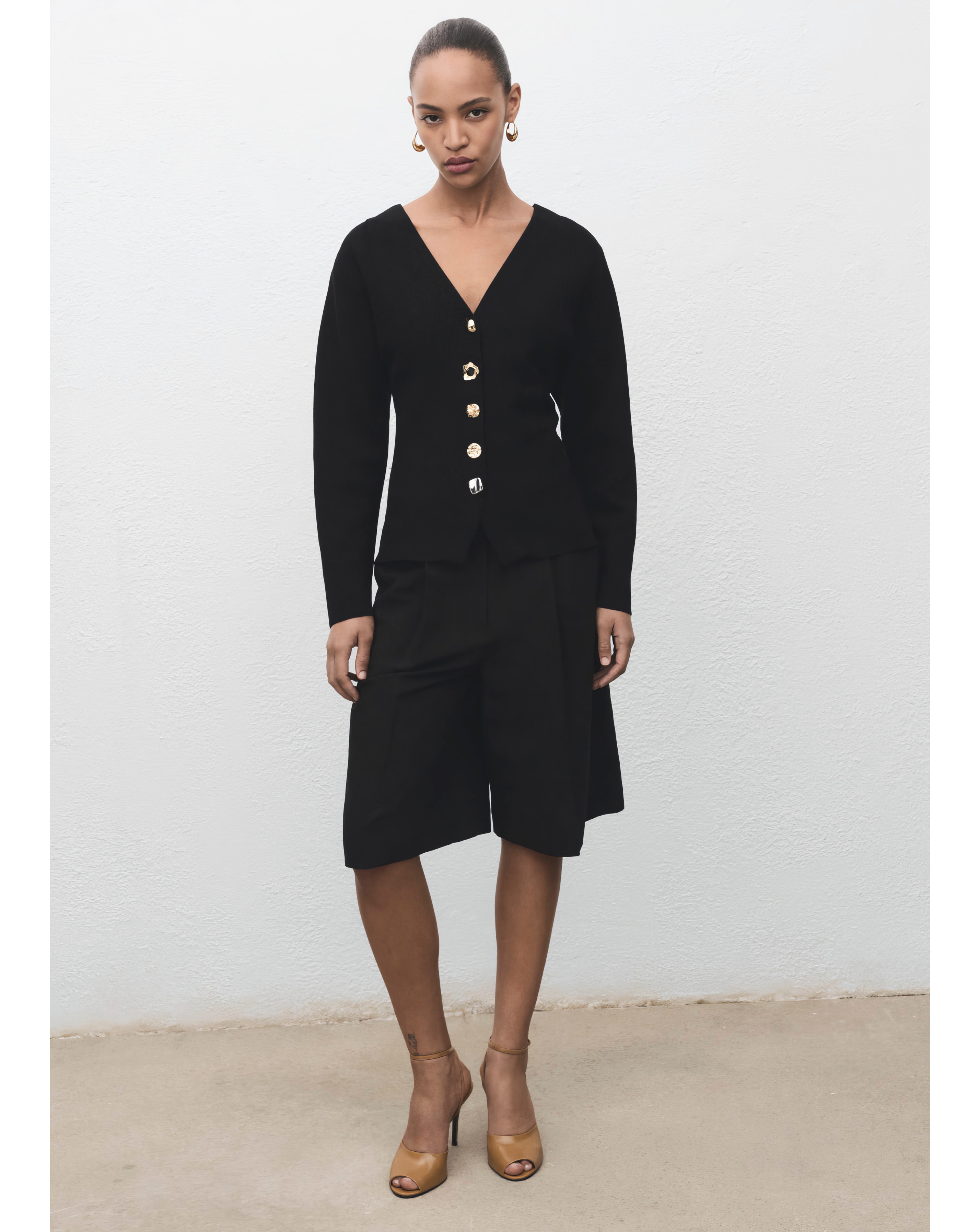 MANGO JACKET WITH INTEREST BUTTON DETAIL