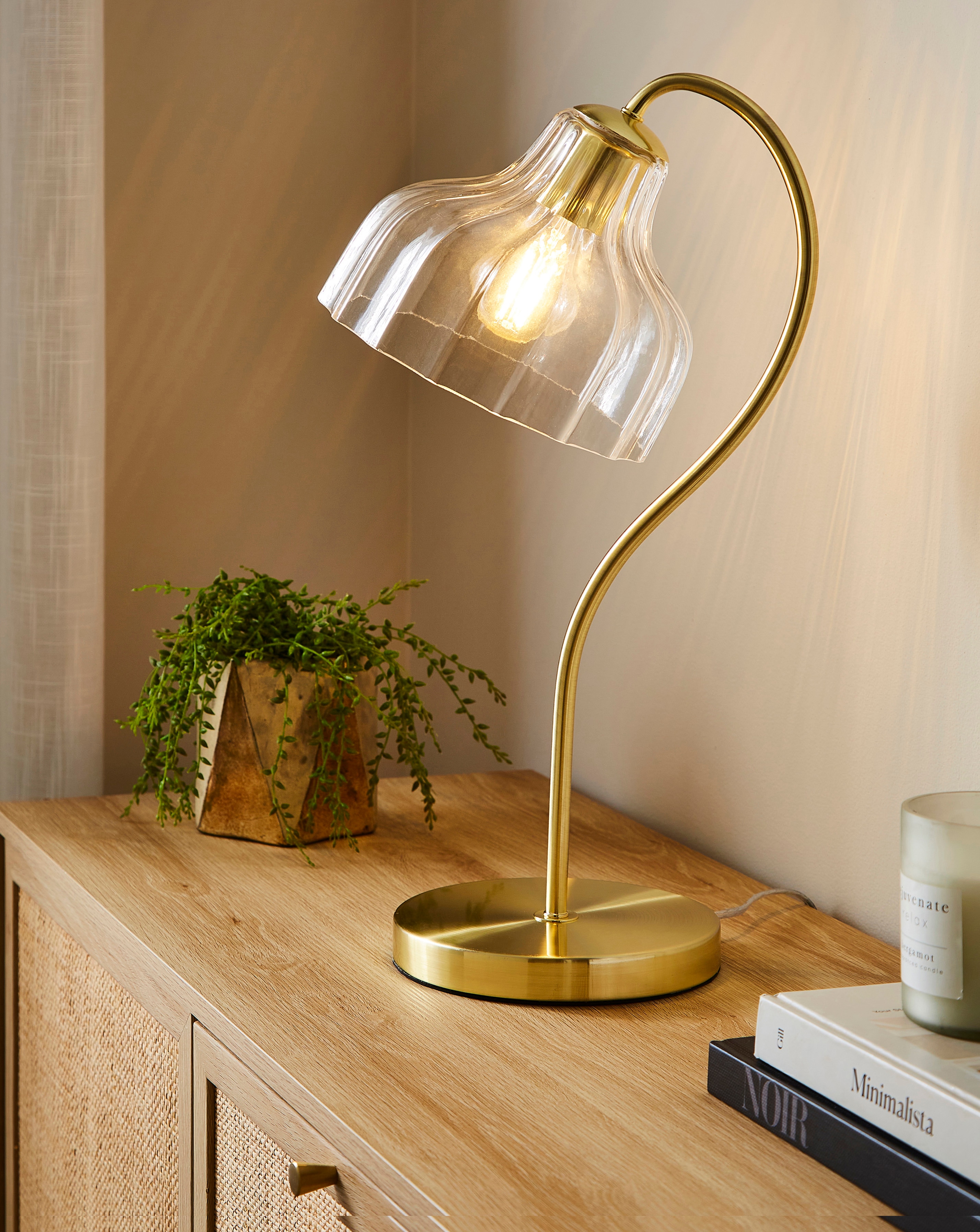 Sienna Scalloped Glass Table Lamp
