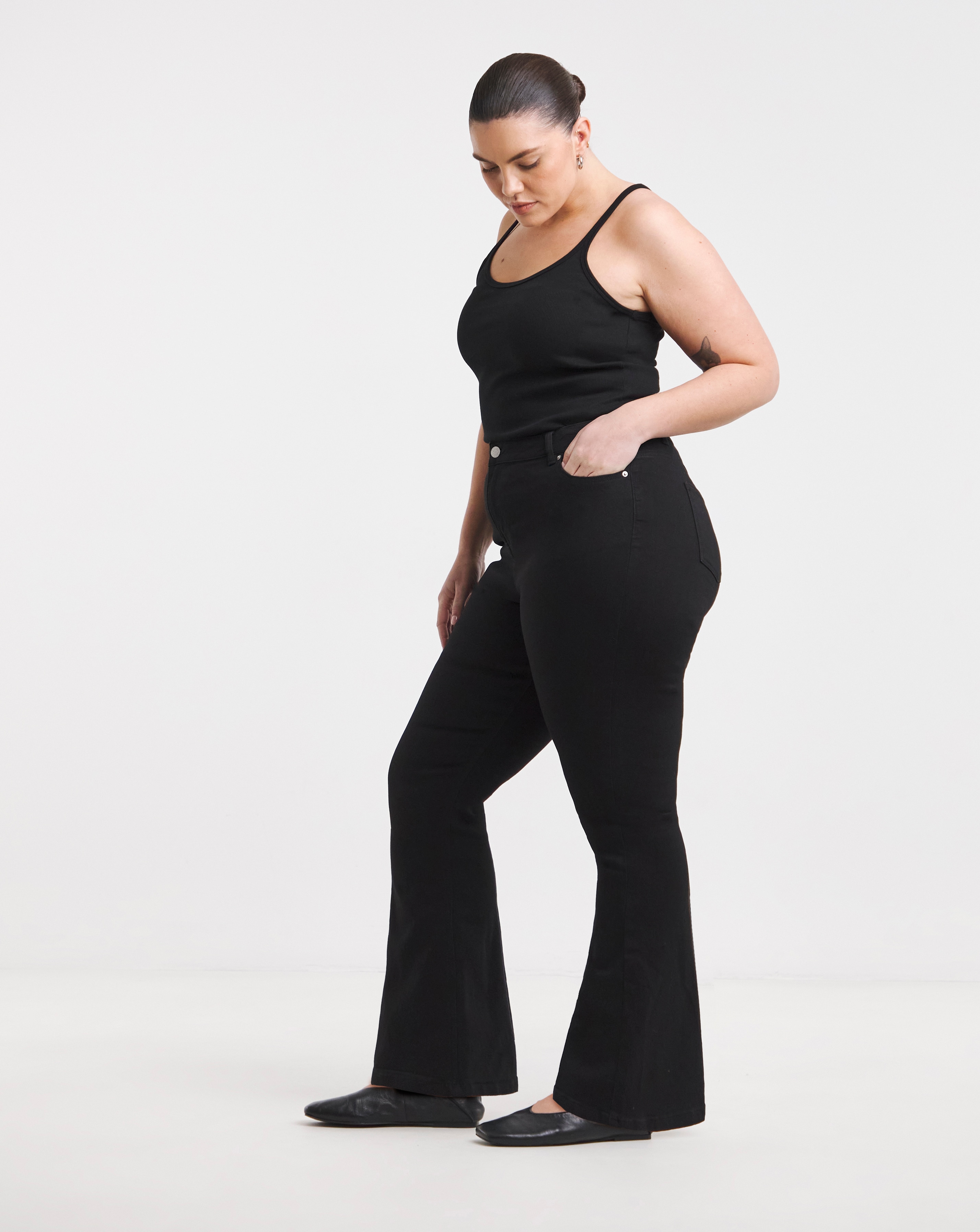 Black Flared Highwaist Super Stretch