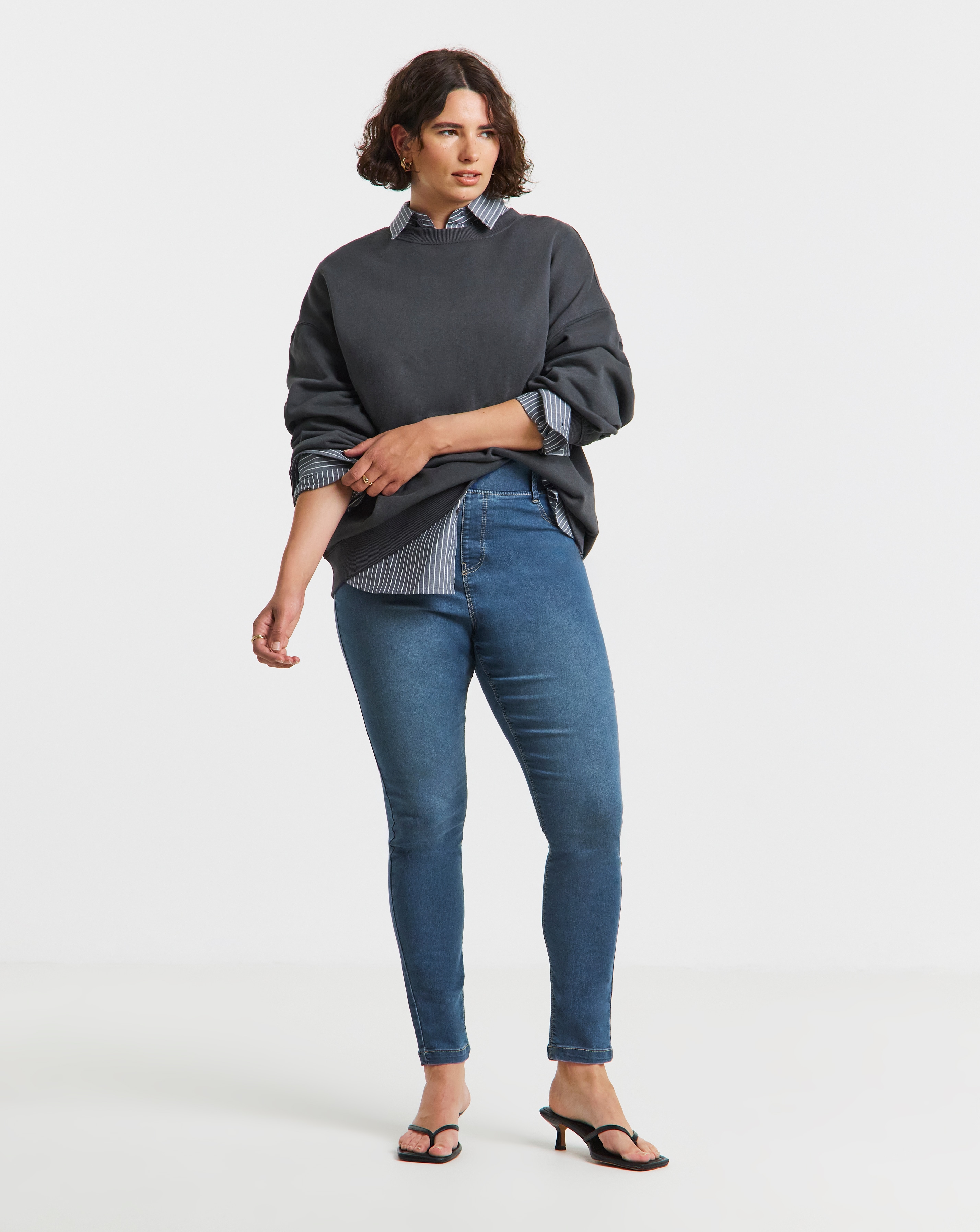 Mid Wash Skinny Pull On Jeggings